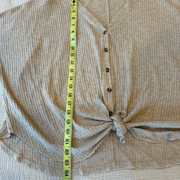 Urban outfitters tie knot waffle knit blouse V neck with tortoise buttons. - Picture 12 of 12